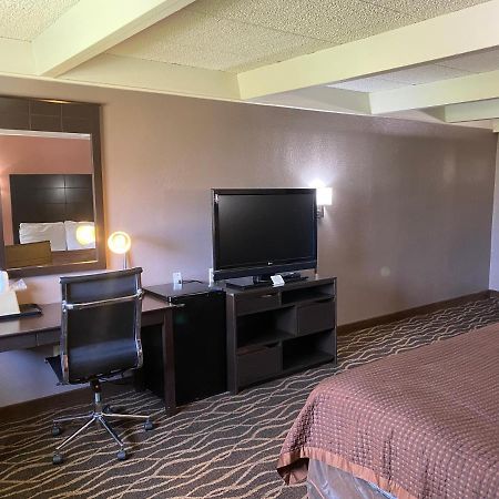 Economy Inn North Randall Extérieur photo