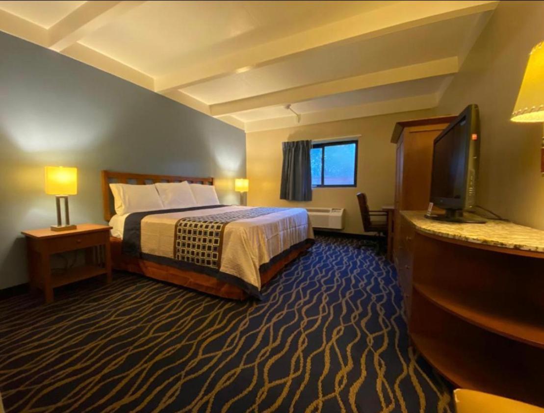 Economy Inn North Randall Extérieur photo
