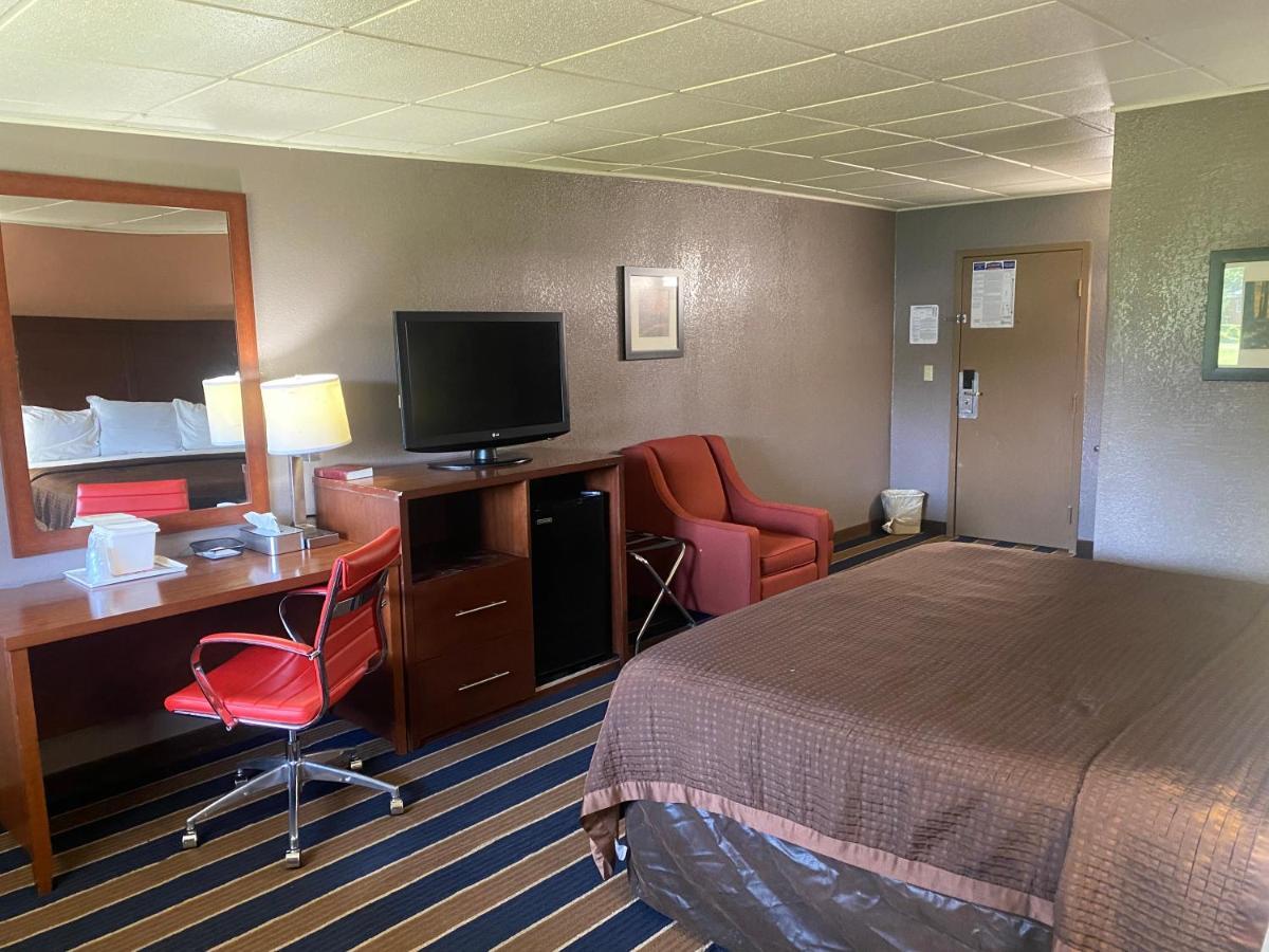 Economy Inn North Randall Extérieur photo