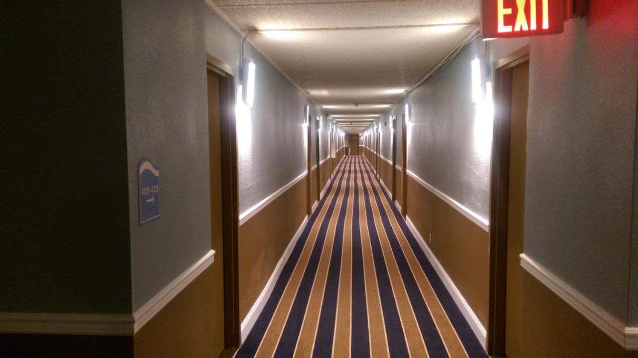 Economy Inn North Randall Extérieur photo